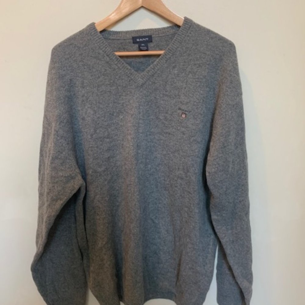 Gant V-neck long sleeve sweater